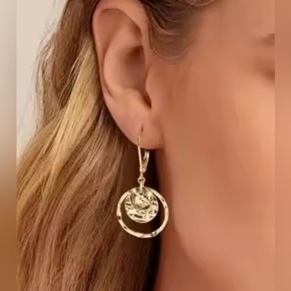 Gold circle disc hammered Earrings